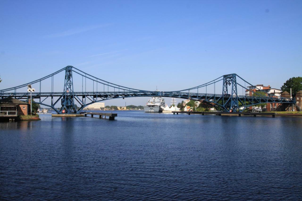 Kapitanswohnung Kaiser Wilhelm Brucke Wilhelmshaven Exterior photo